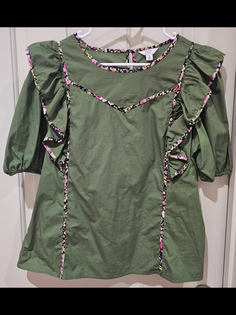 Crown & Ivy Green Ruffle Trim Women's Top Size Medium